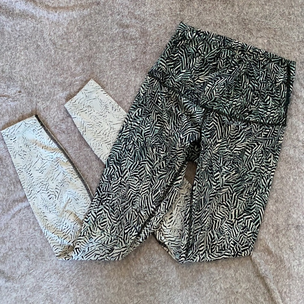 Lululemon Wunder Under Abstract Print 28” 6 Leggings